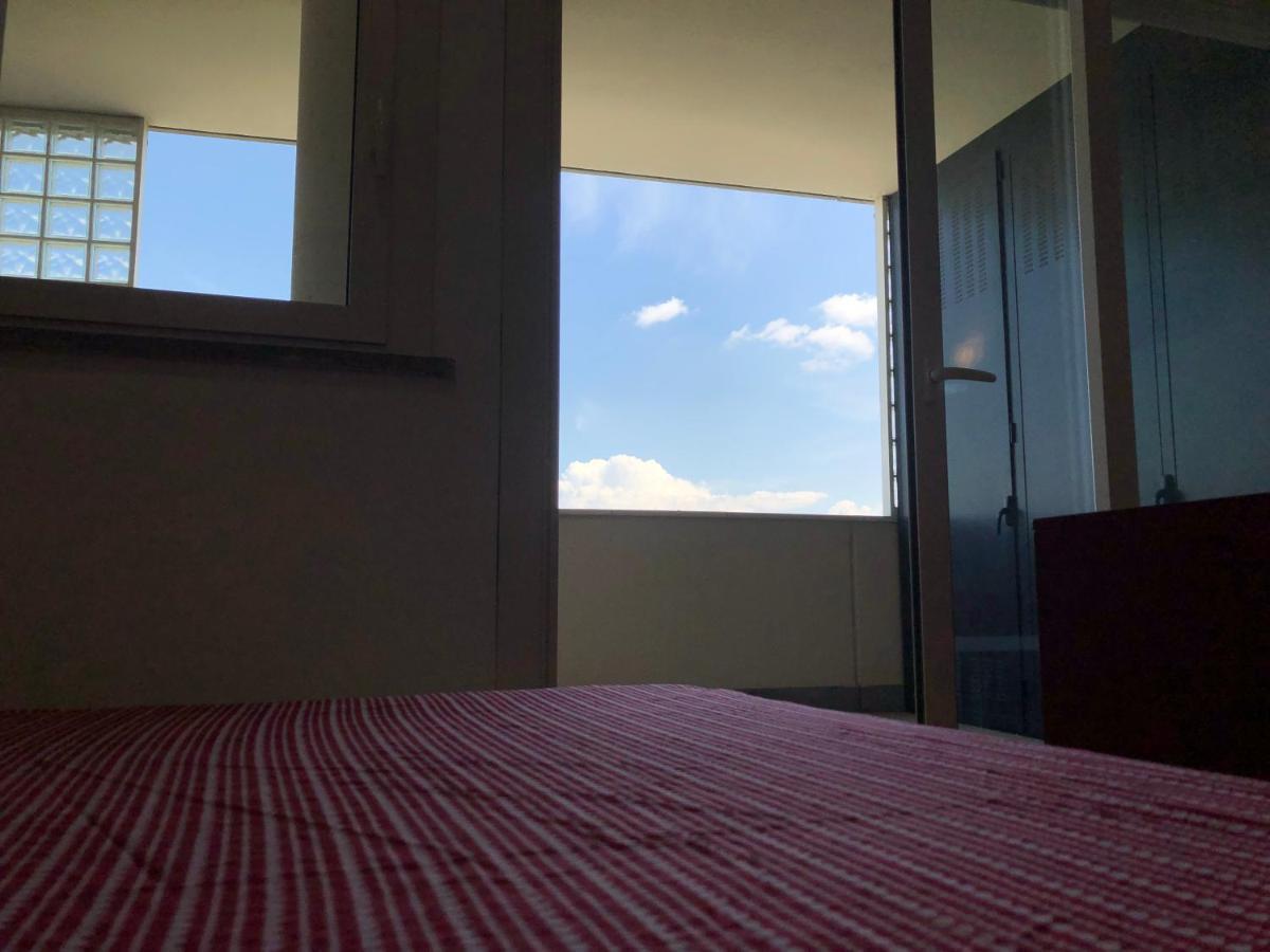 Kamchu With Terrace Near Metro Con Vista Apartment